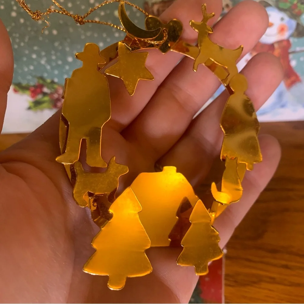 🎄3/15🎄Hallmark Ornament “Glowing Wreath” Brass Ornament 1988